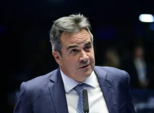 Polícia Federal encontra lista com nomes e valores na casa de senador