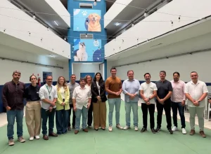 Prefeito de Caruaru visita hospital veterinário em Maceió para troca de experiências