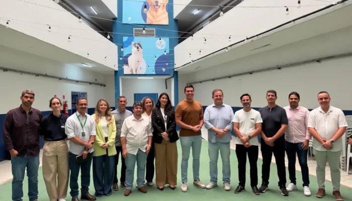 Prefeito de Caruaru visita hospital veterinário em Maceió para troca de experiências