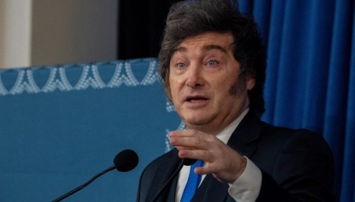 Presidente argentino recebe honraria no Palácio dos Bandeirantes