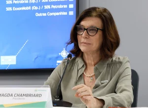 Presidente da Petrobras destaca surpresa com alta do petróleo