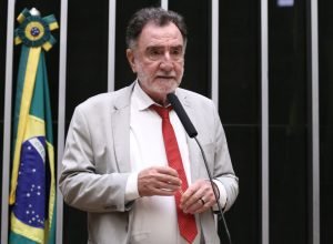 Psol retoma apoio a Patrus Ananias após divergências com Kalil