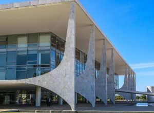 PT enfrenta dilema sobre cortes de gastos em ano eleitoral