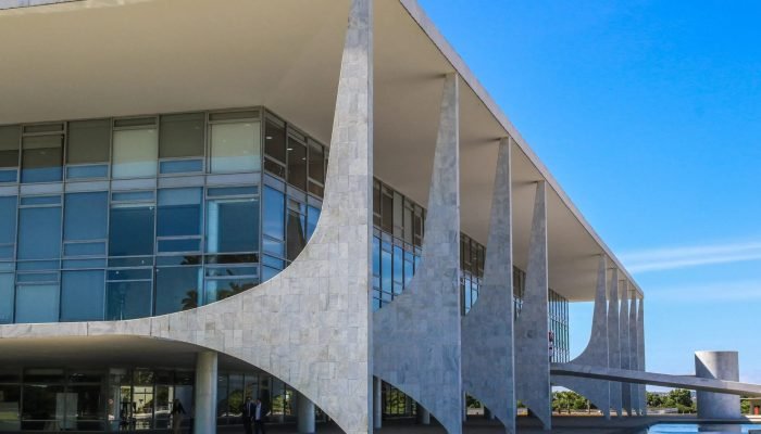 PT enfrenta dilema sobre cortes de gastos em ano eleitoral