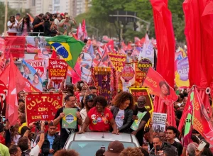 PT realiza mobilizações em apoio a Lula em diversos estados do Brasil