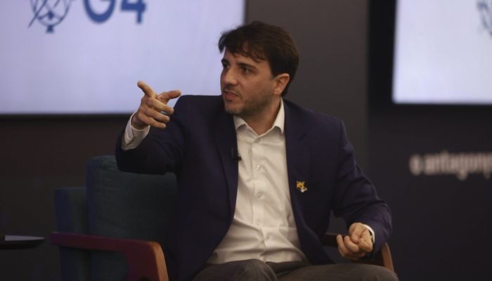Renan Santos propõe fim da Justiça do Trabalho e critica legislação atual