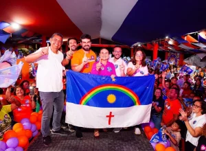 Reunião política em Igarassu atrai multidão com César Ramos e Lulinha da Fonte