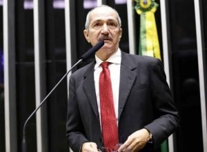 Ronaldo Caiado escolhe Aldo Rebelo para coordenar sua campanha presidencial
