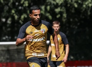 São Paulo ganha reforços importantes para duelo contra Atlético-mg