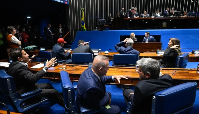 Senado aprova redução da jornada de trabalho para 40 horas semanais