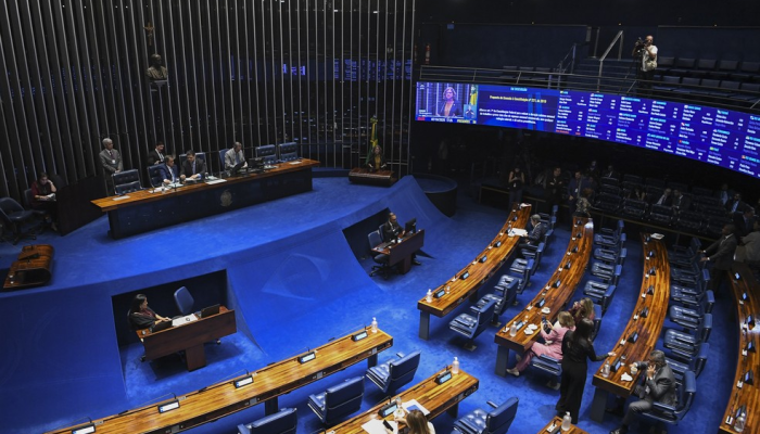 Senado vota PEC para eliminar escala 6x1 com folgas semanais