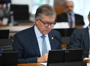 Senador busca medidas contra práticas de empresas estrangeiras no Brasil