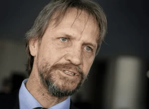 Sessão na Câmara é cancelada após líder do PT passar mal