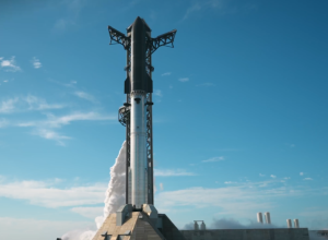 Spacex realiza 13º lançamento da Starship, maior foguete do mundo