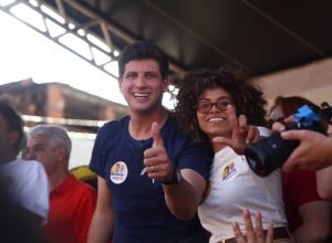 Ste Vilela inicia campanha ao lado de João Campos e Frente Popular no Recife