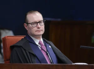 STF recebe dados do celular de ex-banqueiro para análise