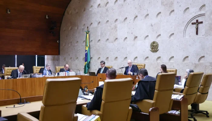 Supremo Tribunal Federal enfrenta divisão interna em crise