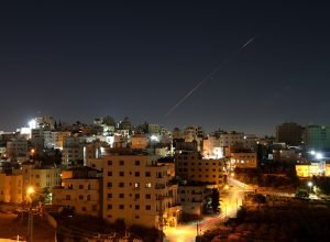 Tensão aumenta na Cisjordânia com presença militar israelense