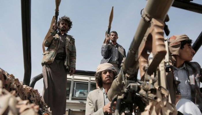 Tensão no Mar Vermelho: ataques dos Houthis elevam alerta na região
