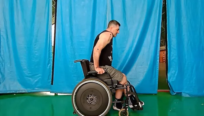 Teste de força para cadeirantes pode ser realizado por videochamada com eficácia