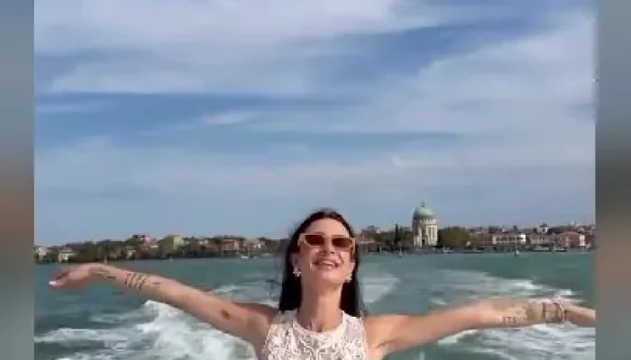 Thaila Ayala supera fobia de água durante viagem à Itália