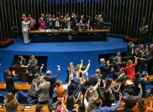 Trabalhadores poderão ter duas folgas semanais a partir de dezembro