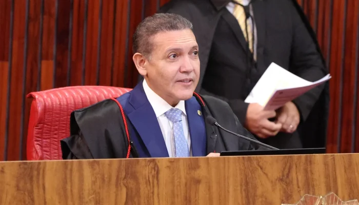 TSE decide não multar Flávio Bolsonaro por uso de IA em vídeo de campanha