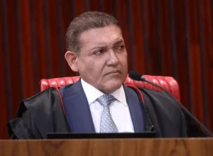 TSE exige relatório da Meta sobre canal 'Exército do Lula' em 24 horas