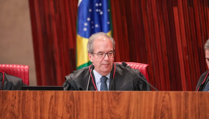 TSE exige relatórios da Meta sobre publicações de Nikolas e Marçal