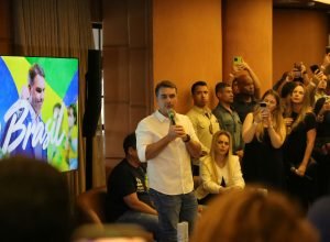 TSE impede Flávio Bolsonaro de promover vídeo contra Lula