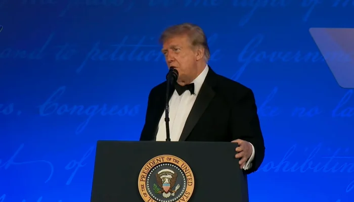 Veículos de mídia ampliam processo contra Trump por restrições a jornalistas