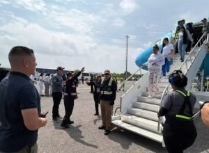 Venezuela retoma voos de repatriação após terremotos interromperem operações