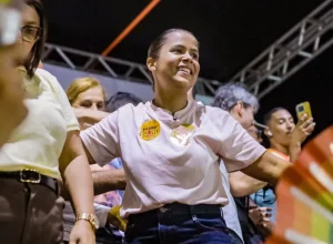 Vereadora Cássia do Moinho renuncia salário para campanha a deputada federal